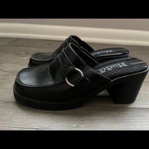 - Size 7 Y2K Mudd slip-on mules